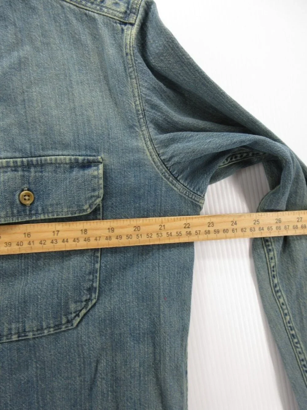 VGT Banana Republic Shirt Medium Denim Button Up Y2K Heritage Travel *